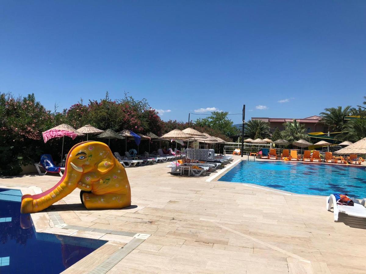 Afytos Oeren Park Mtk Hotel ภายนอก รูปภาพ